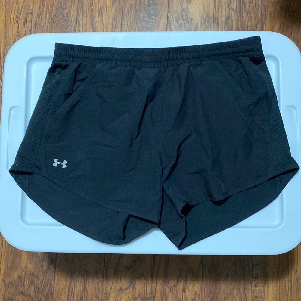 Under Armour Athletic Shorts Size M